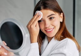 روش‌ها، محصولات و نکات مهم پاک کردن آرایش