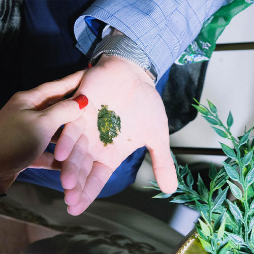 رنگ کردن مو با حنا