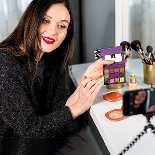  انتخاب لوازم آرایشی برای آرایش شب